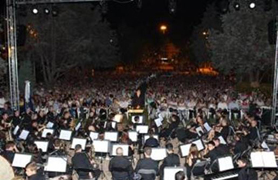 El període estival porta un concert a l'aire lliure de la Unión Musical Porteña