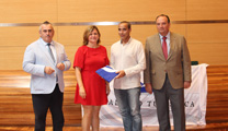 El concejal de Playas recoge las banderas Q de Calidad otorgadas a las playas de Puerto de Sagunto y Almardà 