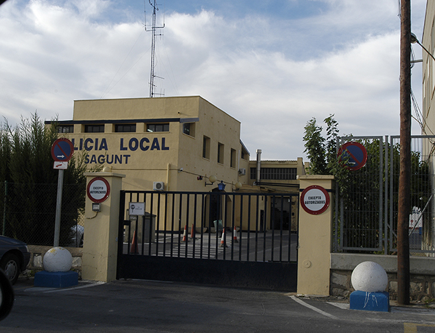 La Policia Local deté quatre persones per robatoris en dues actuacions la passada nit