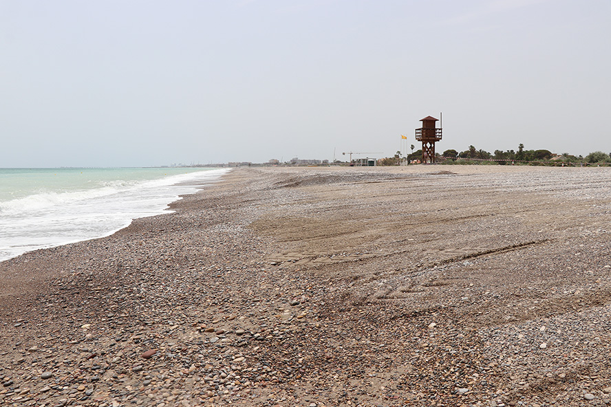 Se prohíbe el baño temporalmente en la playa de Almardá por la detección de enterecocos