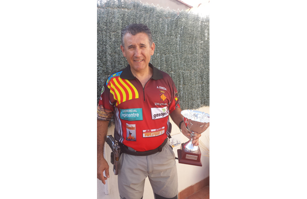 El policia local de Sagunt Antonio Comeche queda subcampió en el IV Torneig d’IPSC de Recorreguts de Tir