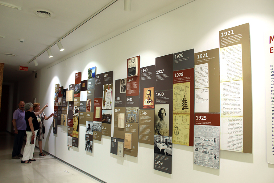El Centro Cultural Mario Monreal acoge la exposición 'Passat i present. 100 anys fent arqueología a la Universitat'
