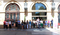 Sagunt guarda un minut de silenci pel presumpte assassinat masclista ocorregut divendres passat a Gran Canària