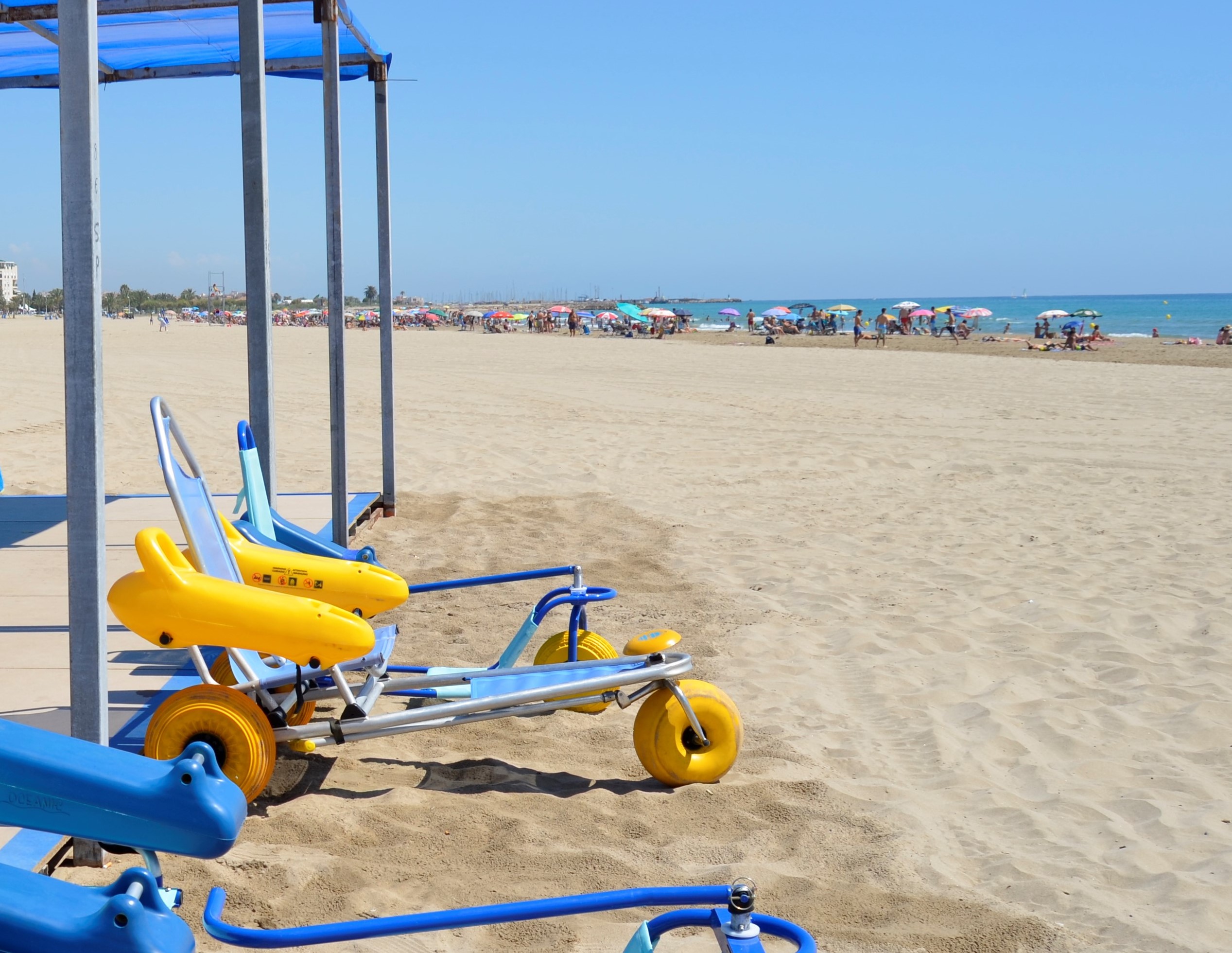 El dissabte es posen en marxa els Punts Accessibles de les platges de Sagunt per a este estiu