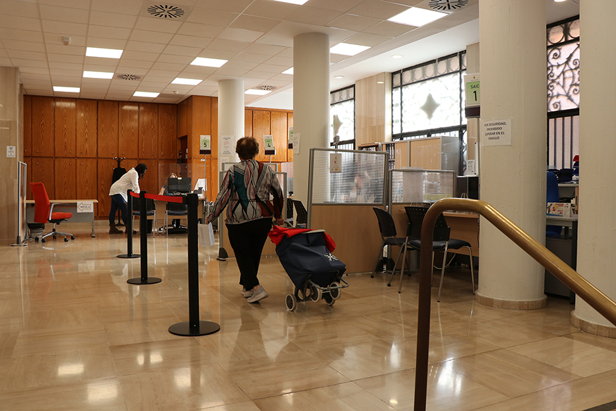 Sagunto mejora los tiempos de espera de la atención ciudadana