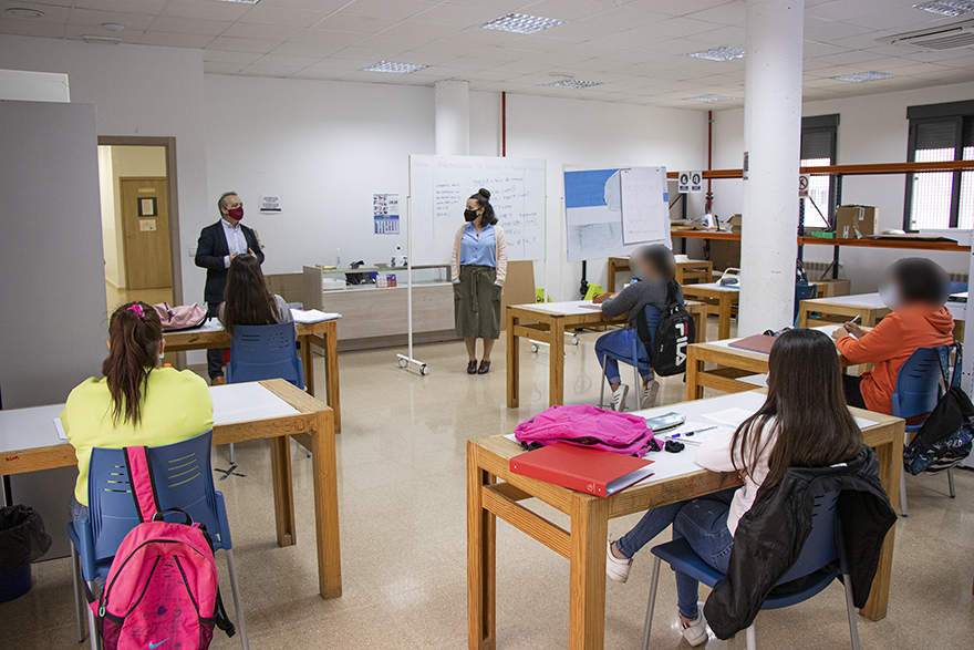 El Departament d'Educació inicia el Programa Formatiu de Qualificació Bàsica sobre ‘Activitats auxiliars de comerç’