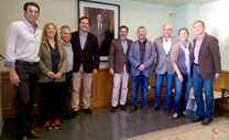 El retrato del exalcalde Sergio Muniesa se ha colocado hoy en la galería de alcaldes del edificio administrativo del Ayuntamiento de Sagunto