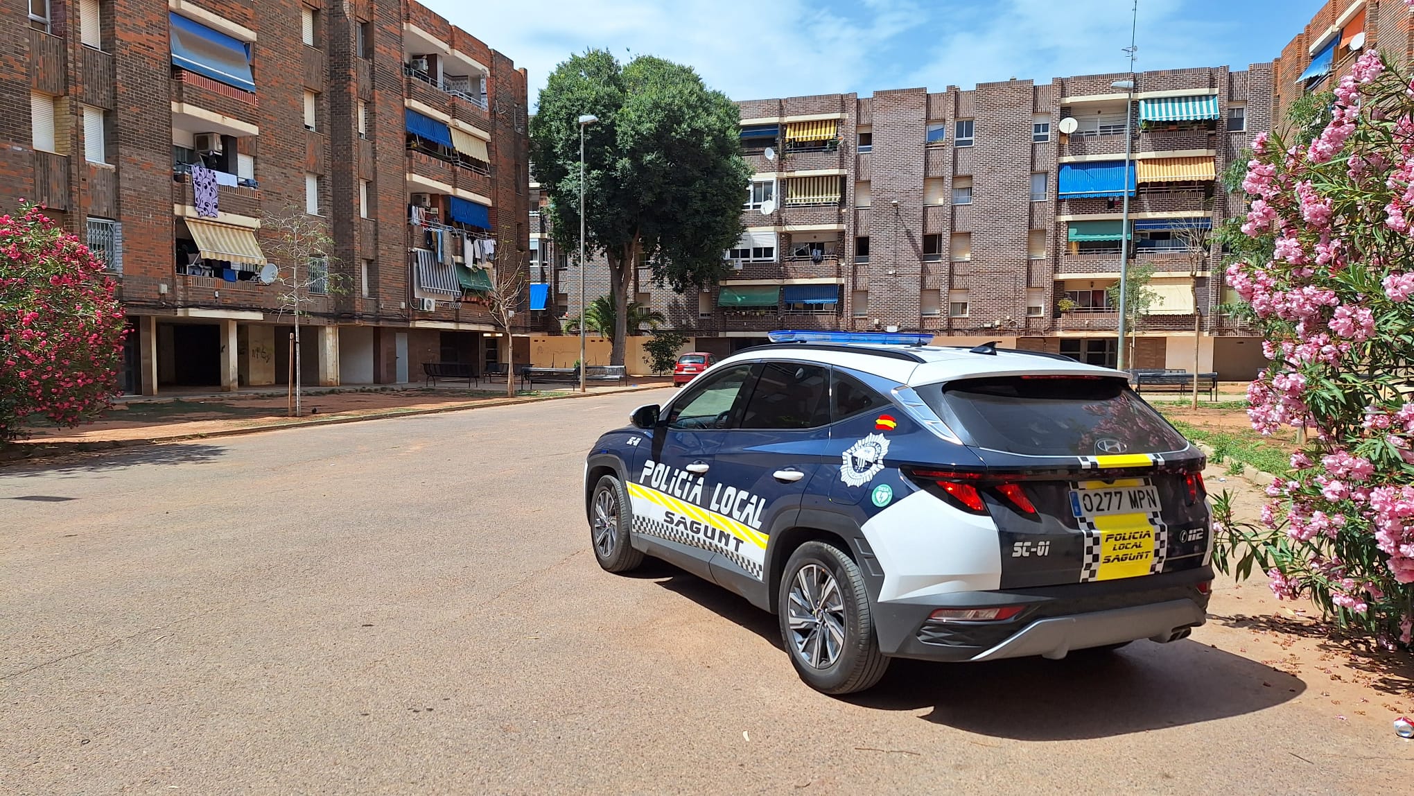 La rápida actuación de la Policía Local de Sagunto permite auxiliar a dos personas heridas en distintos incidentes