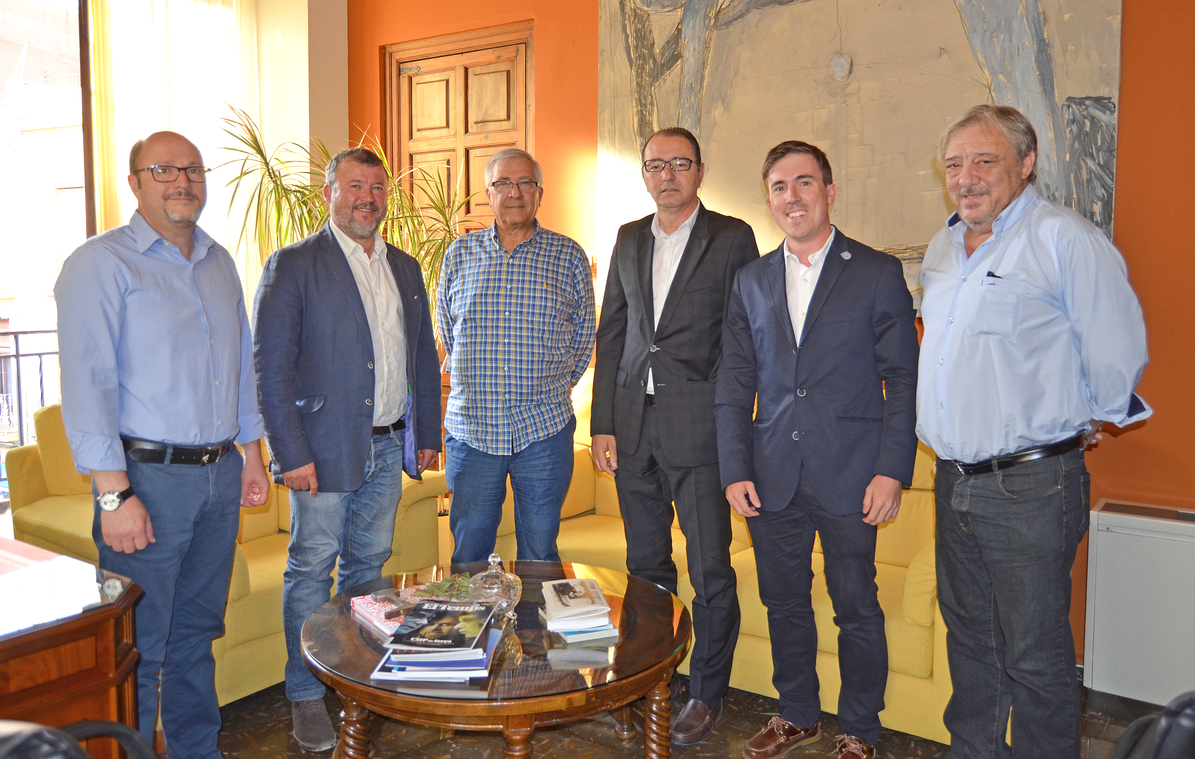 L'alcalde de Sagunt es reuneix amb la nova junta directiva de la confraria de la Puríssima Sang de Nostre Senyor Jesucrist
