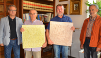 L'artista Miquel Amer dóna una sèrie de quadres a l'Ajuntament de Sagunt