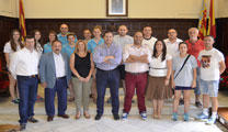 El alcalde y la delegada de Deportes en funciones reciben a una representación de los equipos que disputan la final del Campeonato de España de Balonmano de la categoría femenina cadete