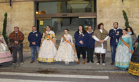 L’alcalde i regidors de l’Ajuntament de Sagunt acompanyen les falleres majors en l’última Nit d’Albaes