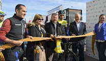 Numeroso público ha seguido la salida de la 3ª etapa de la Volta Ciclista de la Comunitat Valenciana en Sagunto