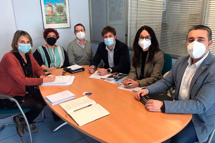 El Ayuntamiento de Sagunto se reúne con la Conselleria de Sanidad Universal para tratar la situación de la plaga de miriápodos en el municipio