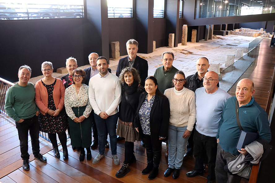El Ayuntamiento de Sagunto rinde homenaje a los trabajadores y a las trabajadoras jubilados de 2024