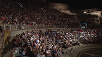“Troyanas” ompli el Teatre Romà