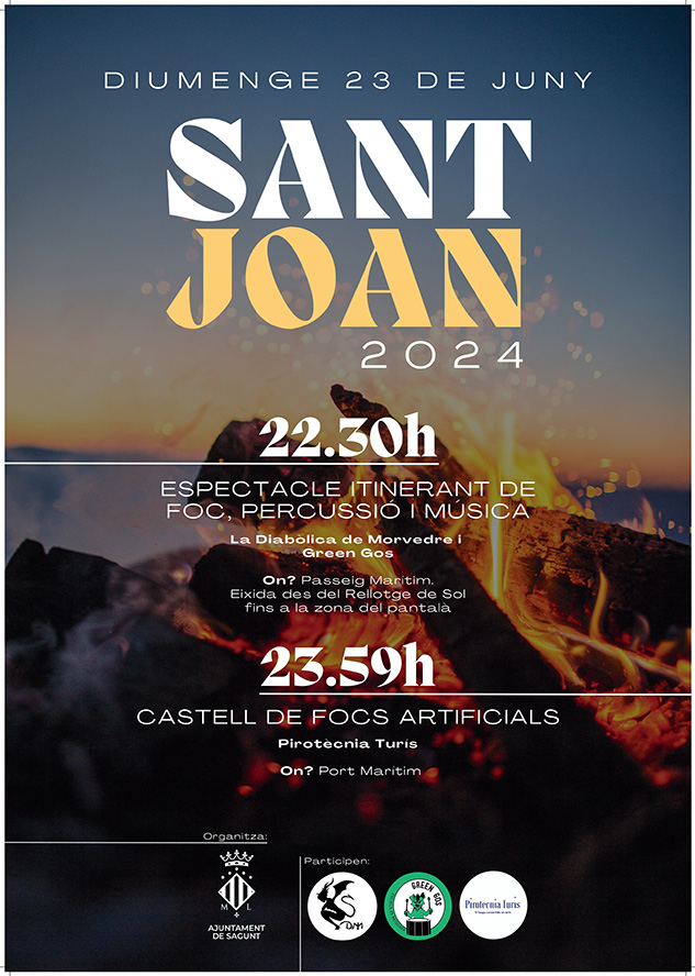 Fuegos artificiales, 'correfoc' y batucada para la noche de San Juan en la playa de Puerto de Sagunto