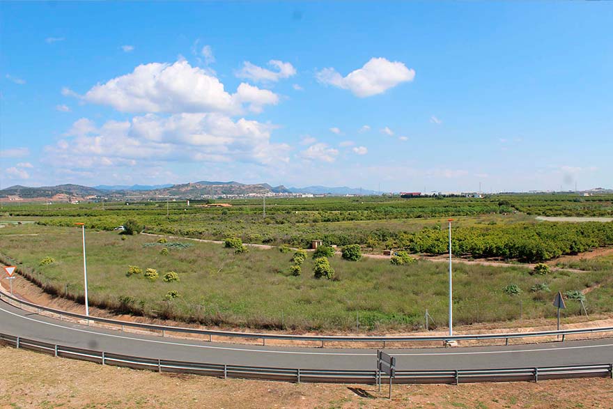 Urbanismo trabaja en la reducción del impacto ambiental de la planta fotovoltaica que surtirá de energía a la gigafactoría