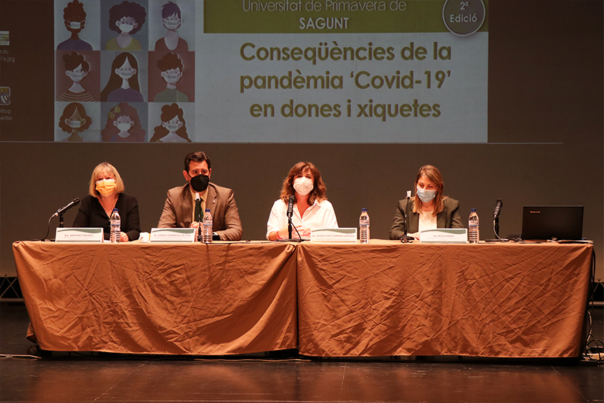 La Universitat de Primavera de Sagunt realitza una jornada per tractar com la crisi de la Covid-19 ha afectat en les desigualtats entre homes i dones
